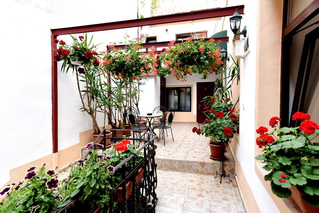 Hotel Da Vinci à Braşov Extérieur photo