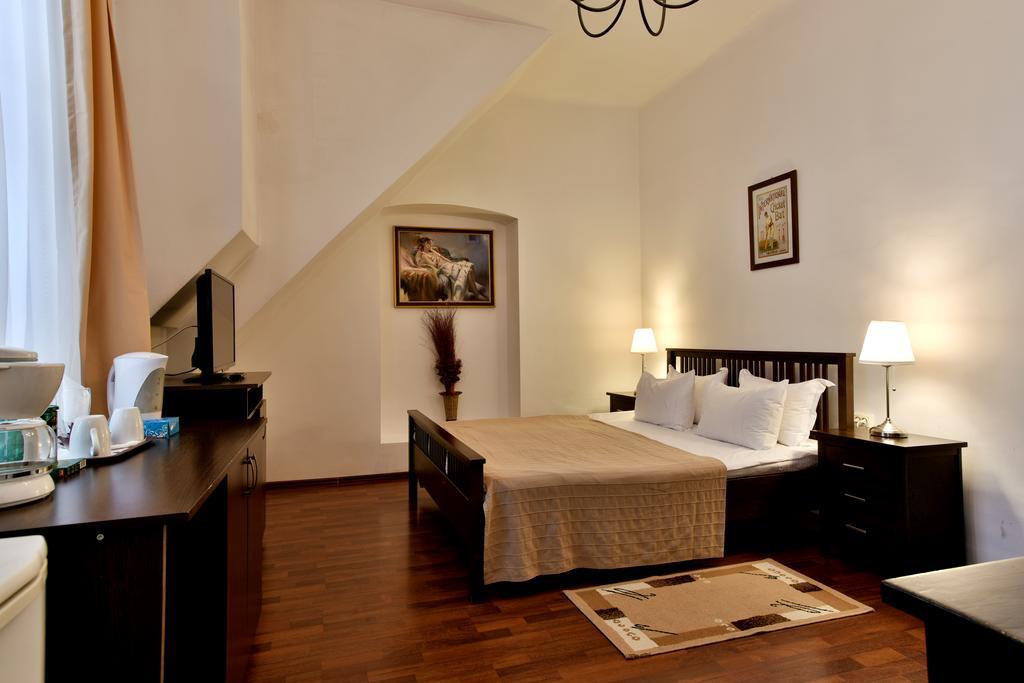 Hotel Da Vinci à Braşov Extérieur photo