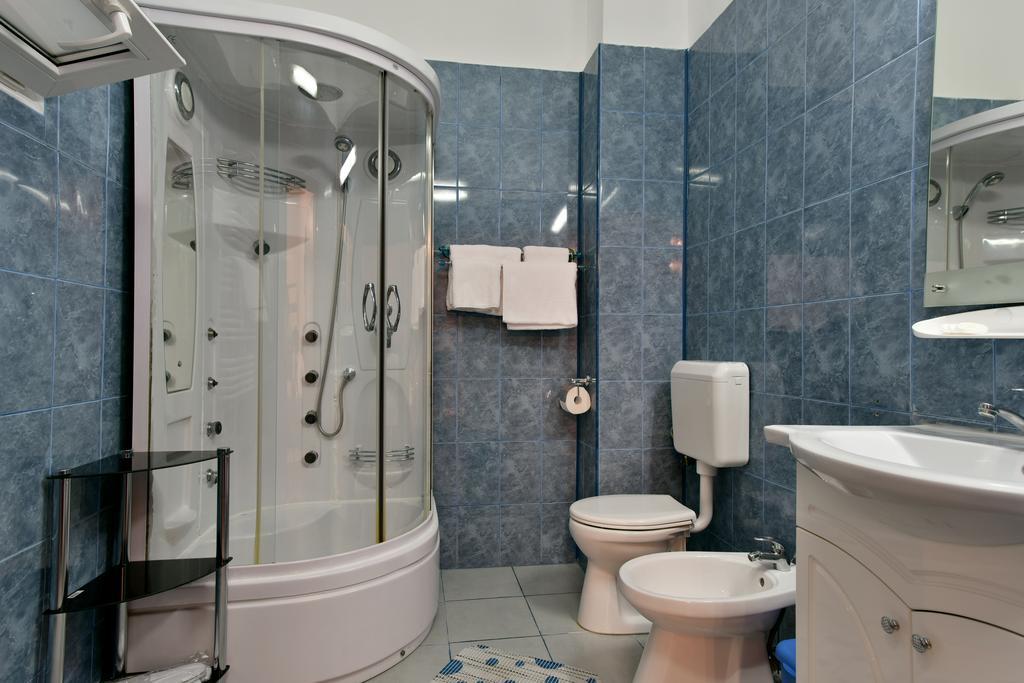 Hotel Da Vinci à Braşov Extérieur photo
